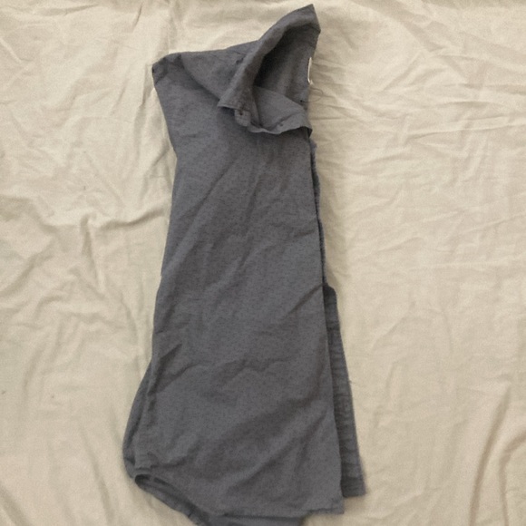 Voyager Men’s Grey Button-Up Shirt. Large. Slightly Worn. - Picture 4 of 4